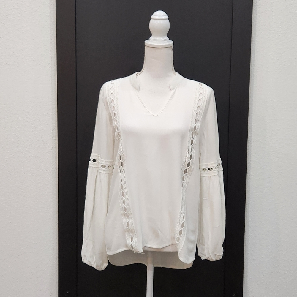 Andre by Unit - White Lace Detail Top - Size Small